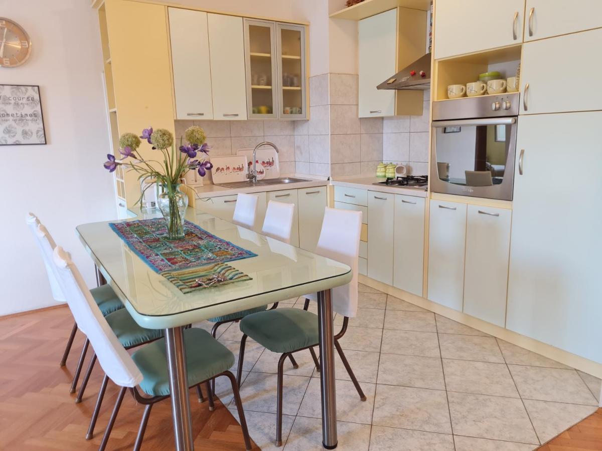 Apartment Silva, 50M From Beach Макарська Екстер'єр фото