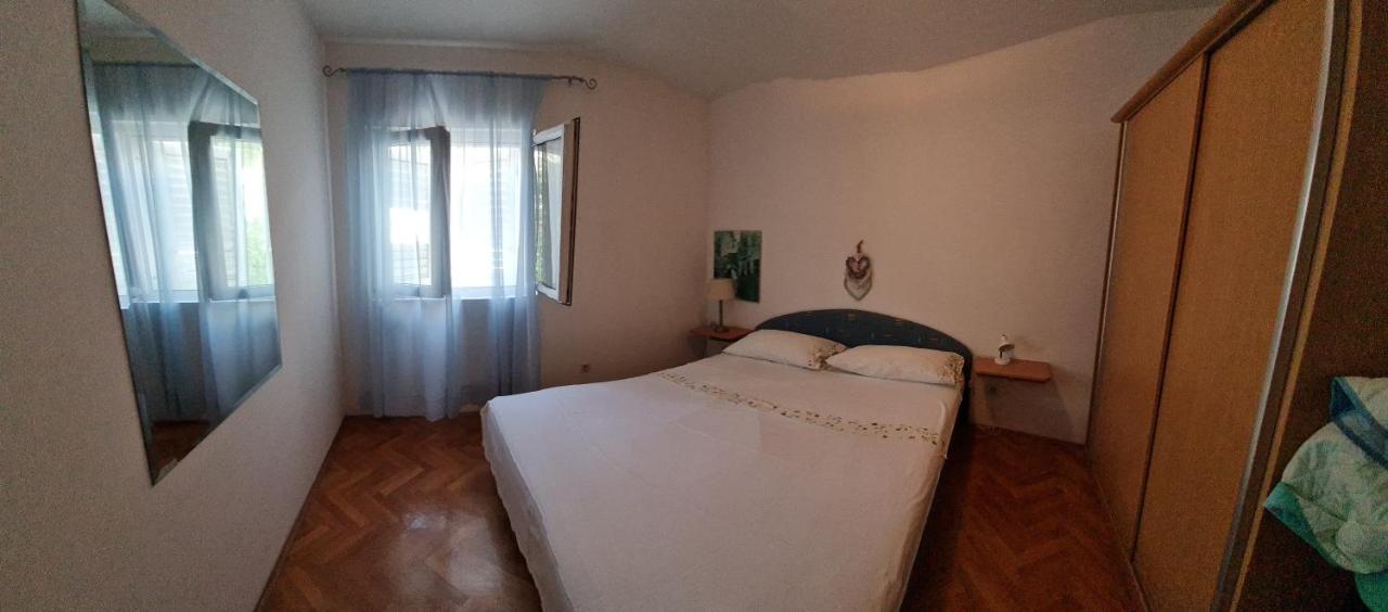 Apartment Silva, 50M From Beach Макарська Екстер'єр фото
