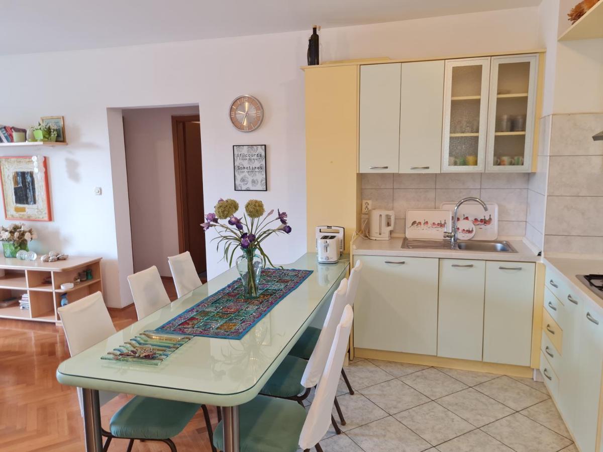 Apartment Silva, 50M From Beach Макарська Екстер'єр фото